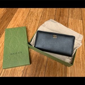 Gucci Black Leather Zip-around Wallet